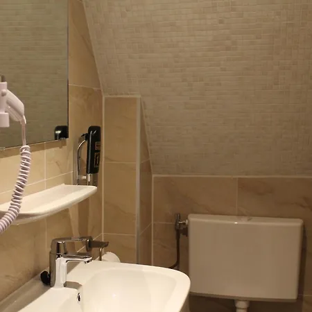 Hotel Aston 2*