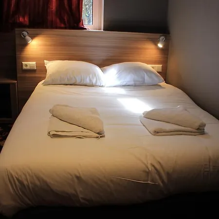 Aston Hotel