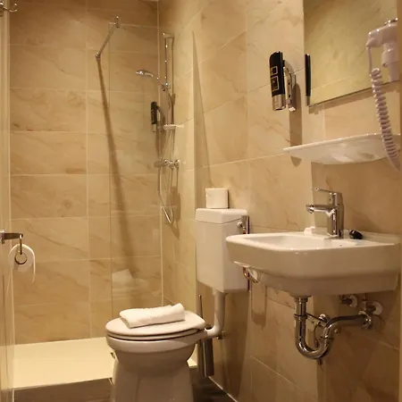 Hotel Aston 2*