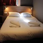 Aston Hotel